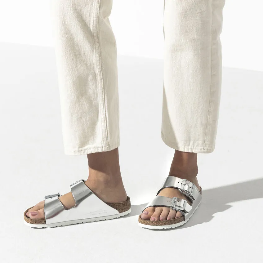 Arizona Soft Footbed Sandal Narrow (Metallic Silver)