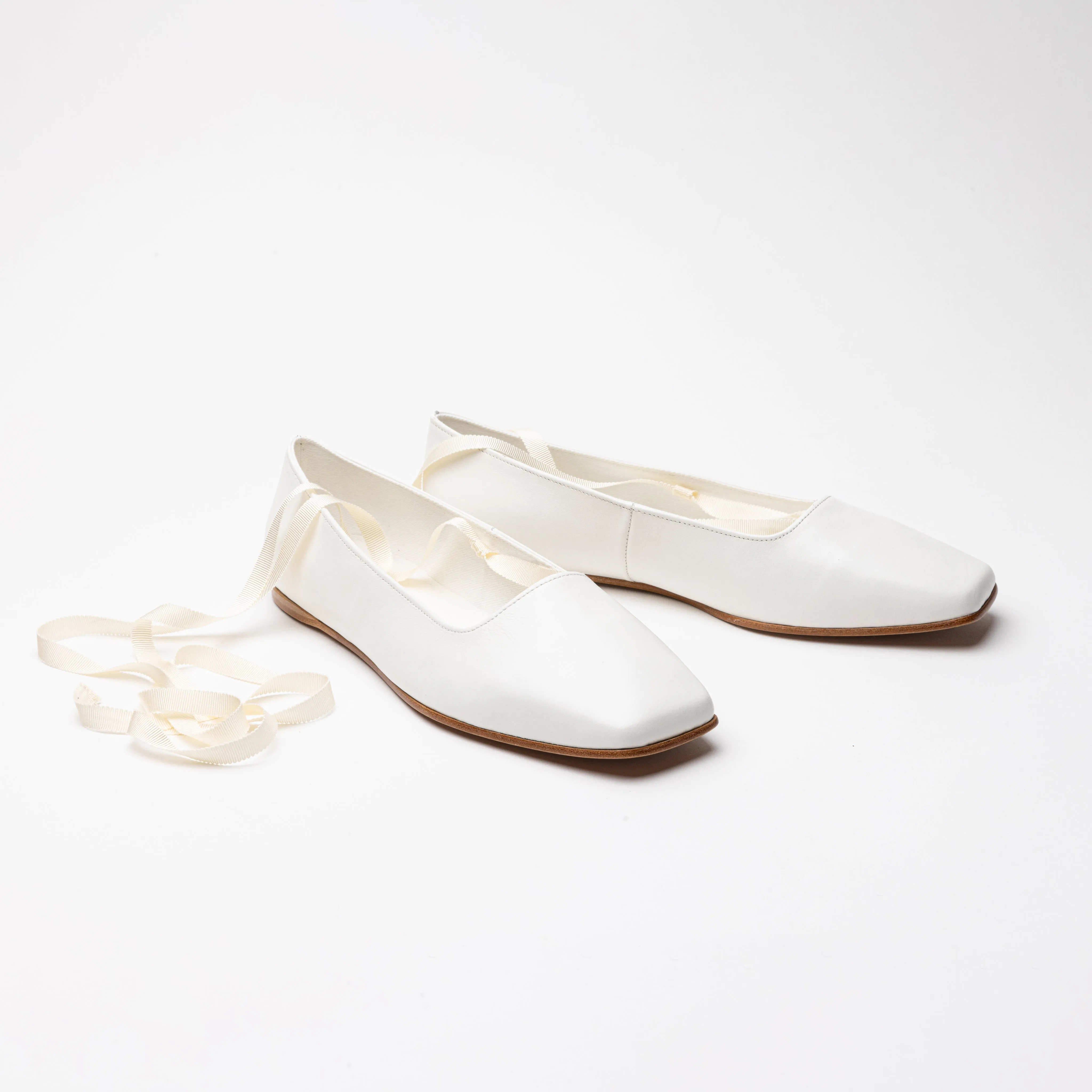 Bronte Women's Slippers (Soft Ivory)