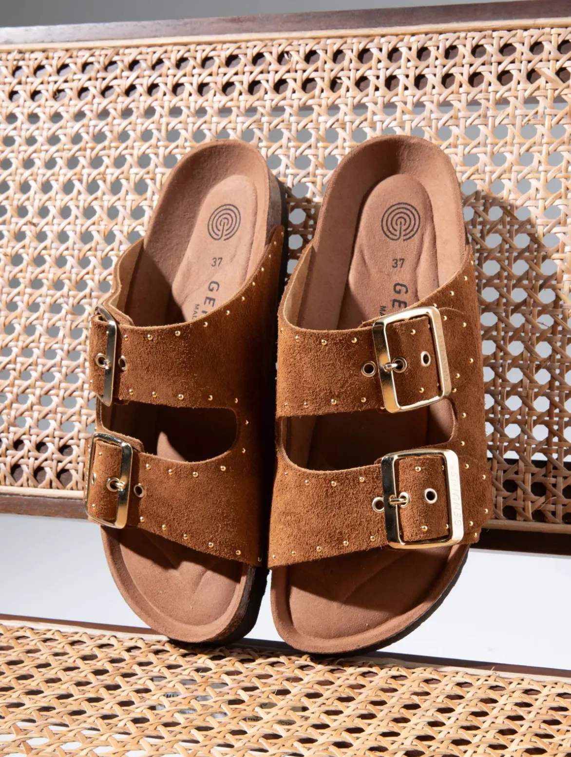 Genuins Honolulu Stud Sandals - Mandorla