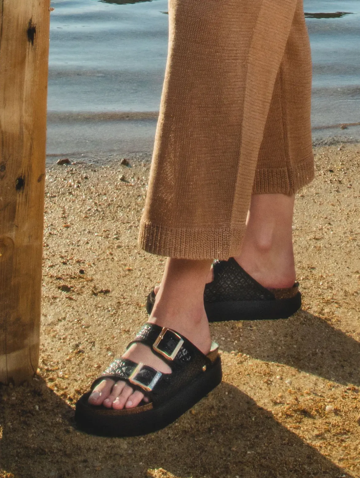 Genuins Raffia Sandals - Black