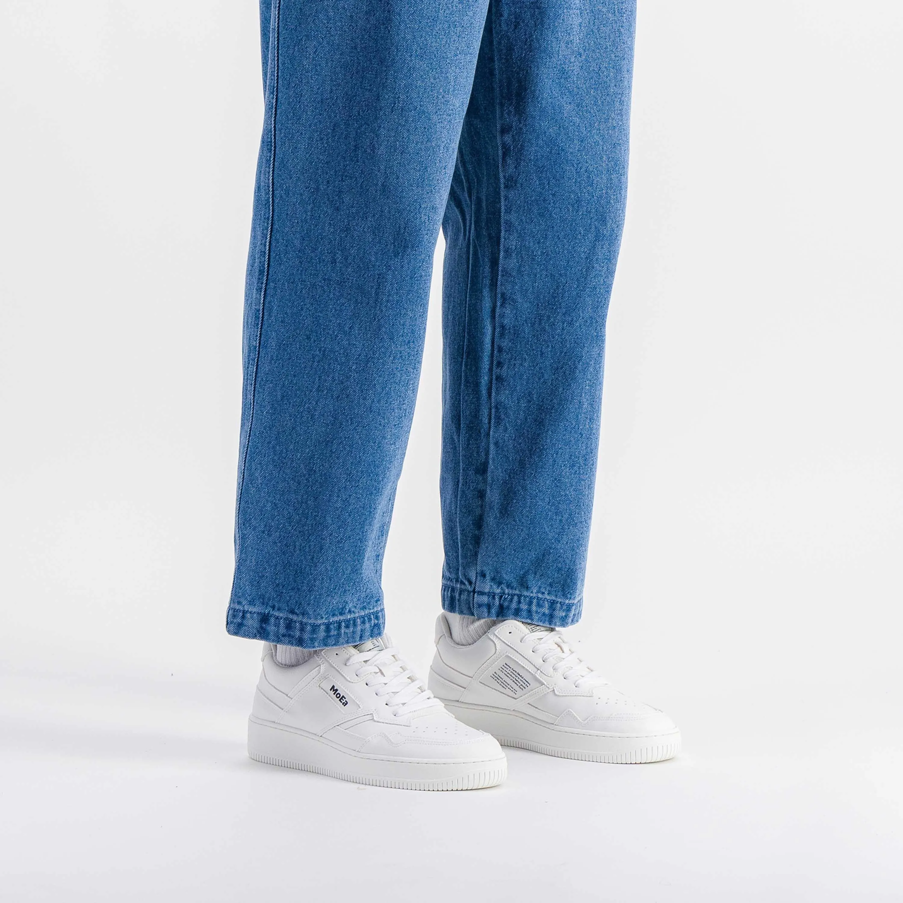 MoEa Gen1 All White sneaker
