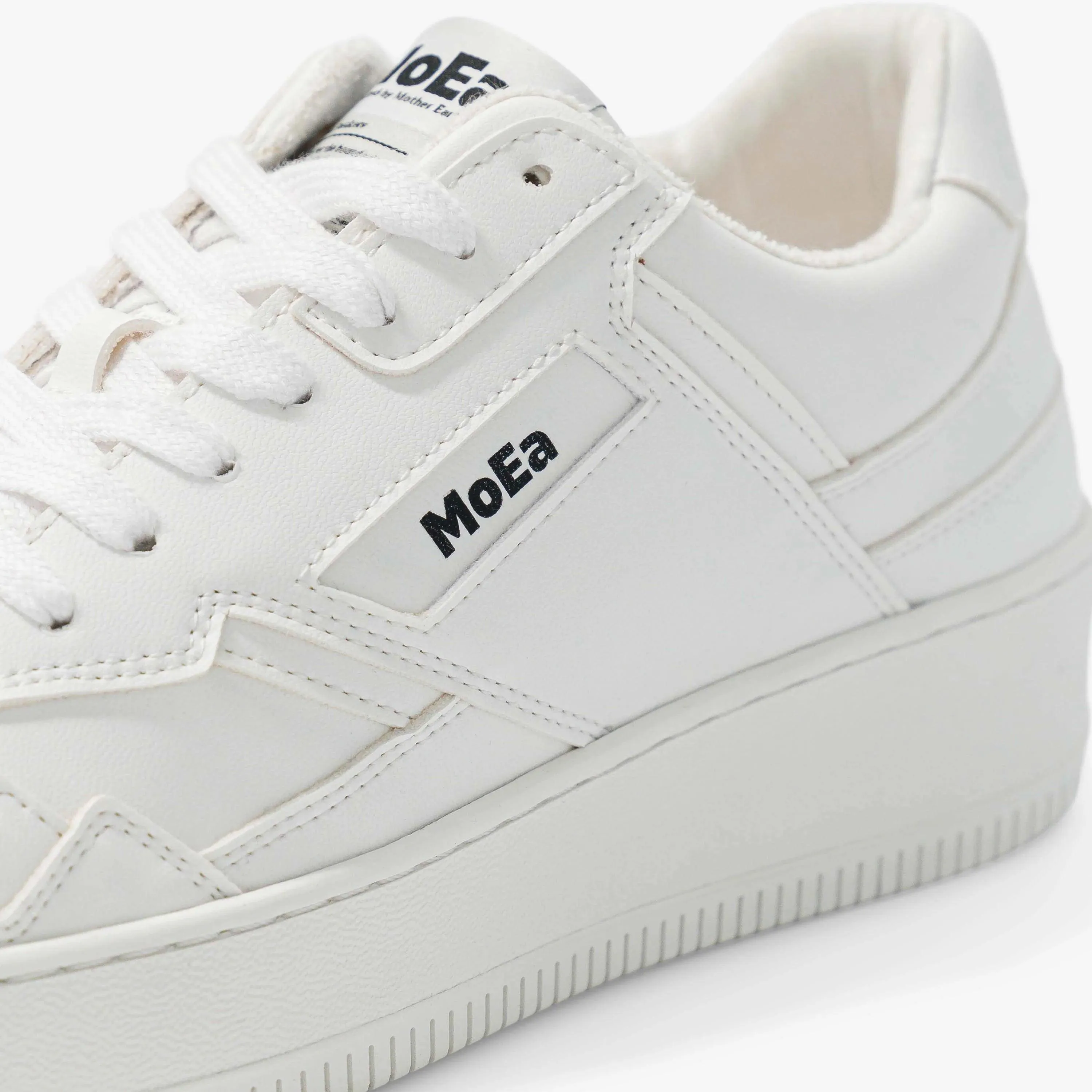 MoEa Gen1 All White sneaker