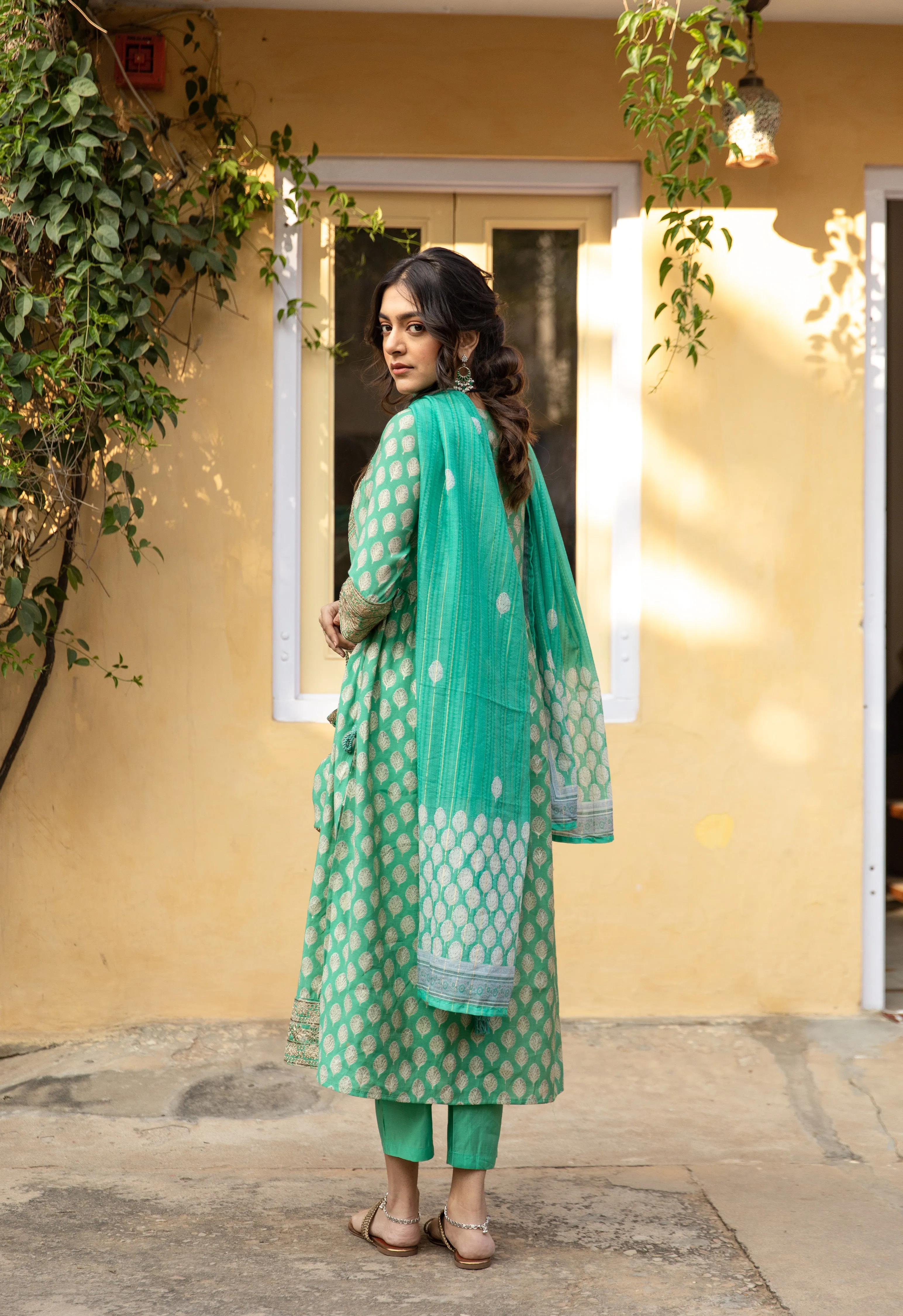 Women Green Muslin Nyara Cut A-Line Kurta Trouser Dupatta & Fancy Potli Set