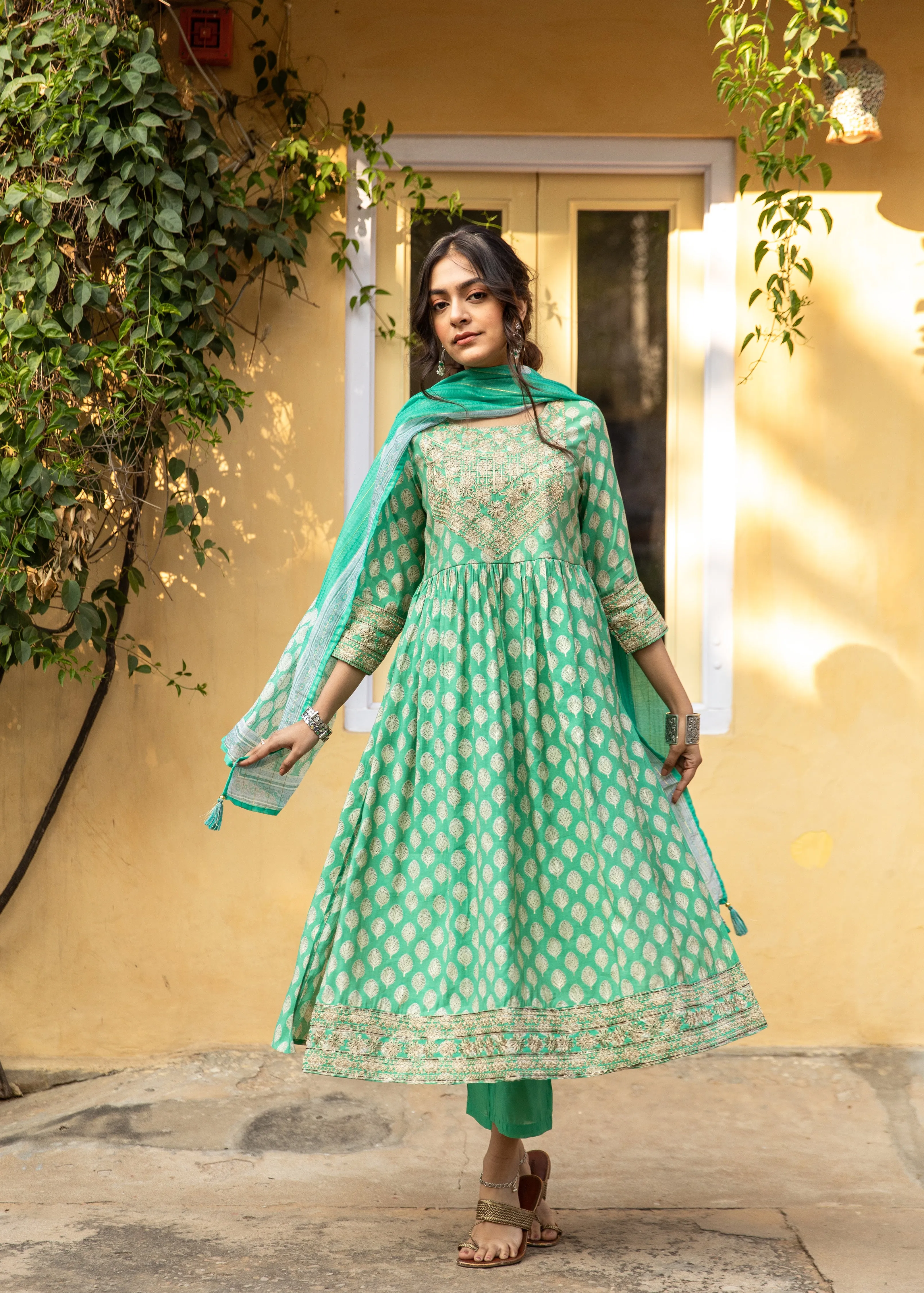 Women Green Muslin Nyara Cut A-Line Kurta Trouser Dupatta & Fancy Potli Set